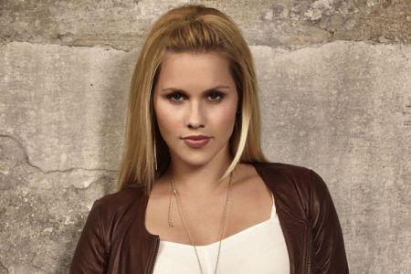 The Vampire Diaries / The Originals’ Claire Holt up for Supergirl